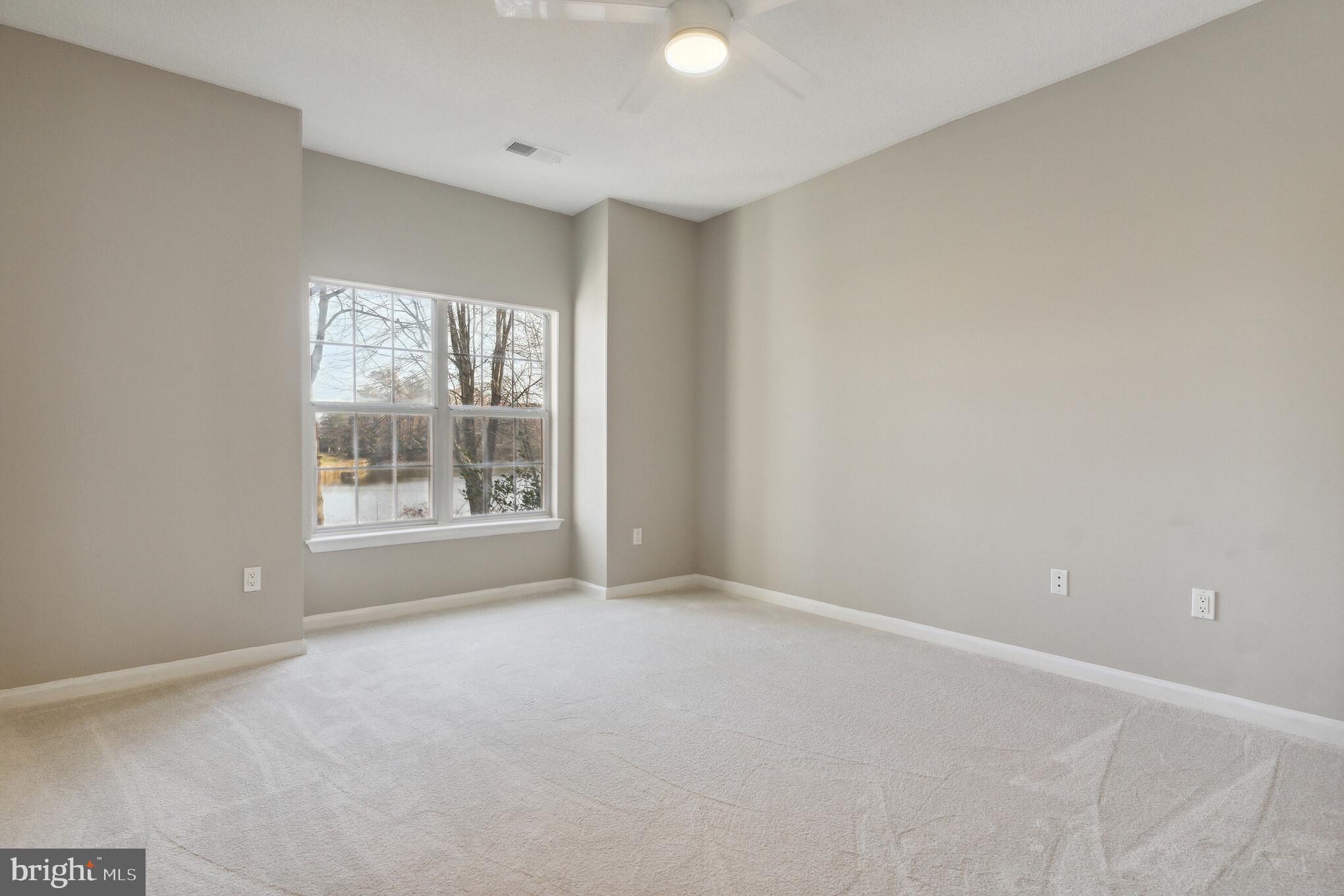 EDGEWATER AT TOWN CENTER - Residential