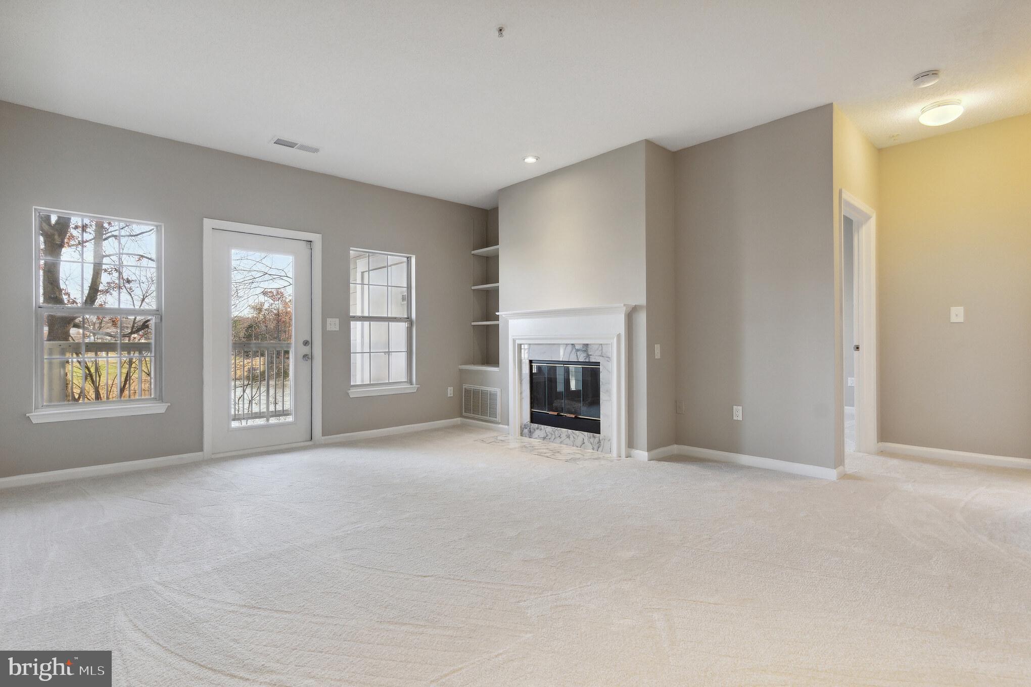 EDGEWATER AT TOWN CENTER - Residential
