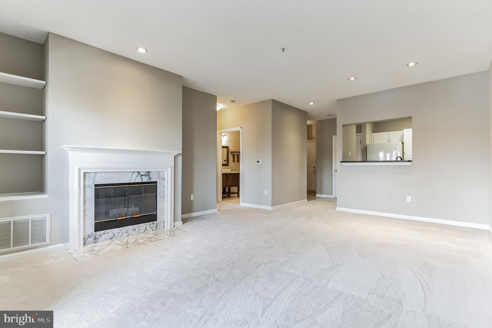 EDGEWATER AT TOWN CENTER - Residential