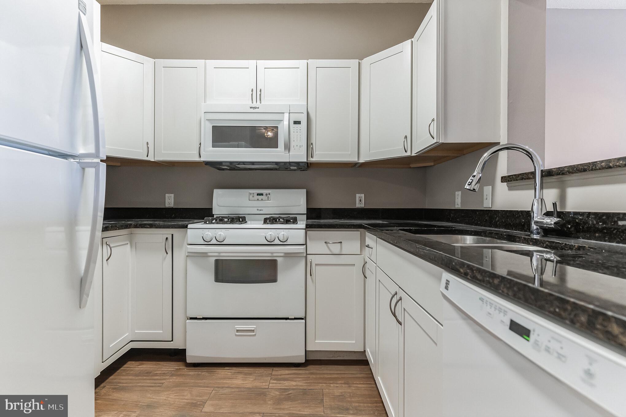 EDGEWATER AT TOWN CENTER - Residential