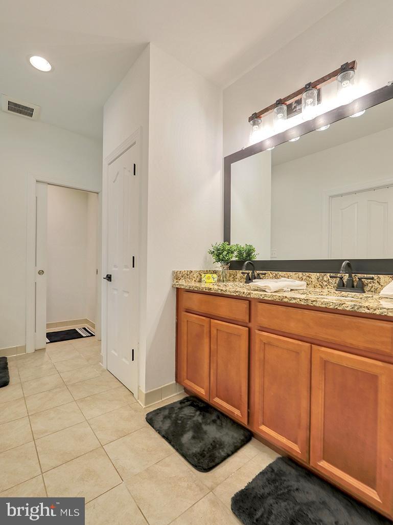 BAYWOOD - Residential