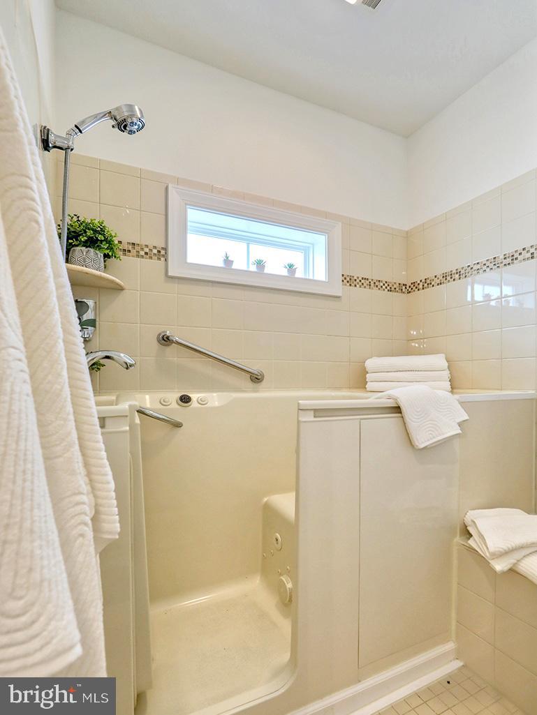BAYWOOD - Residential