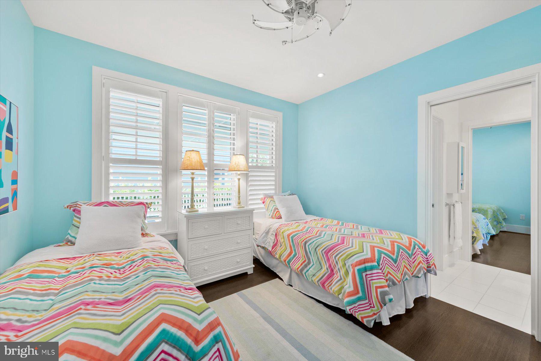 OCEAN BREEZES - Residential