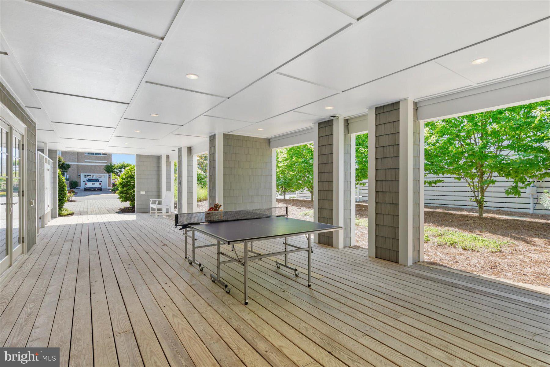 OCEAN BREEZES - Residential