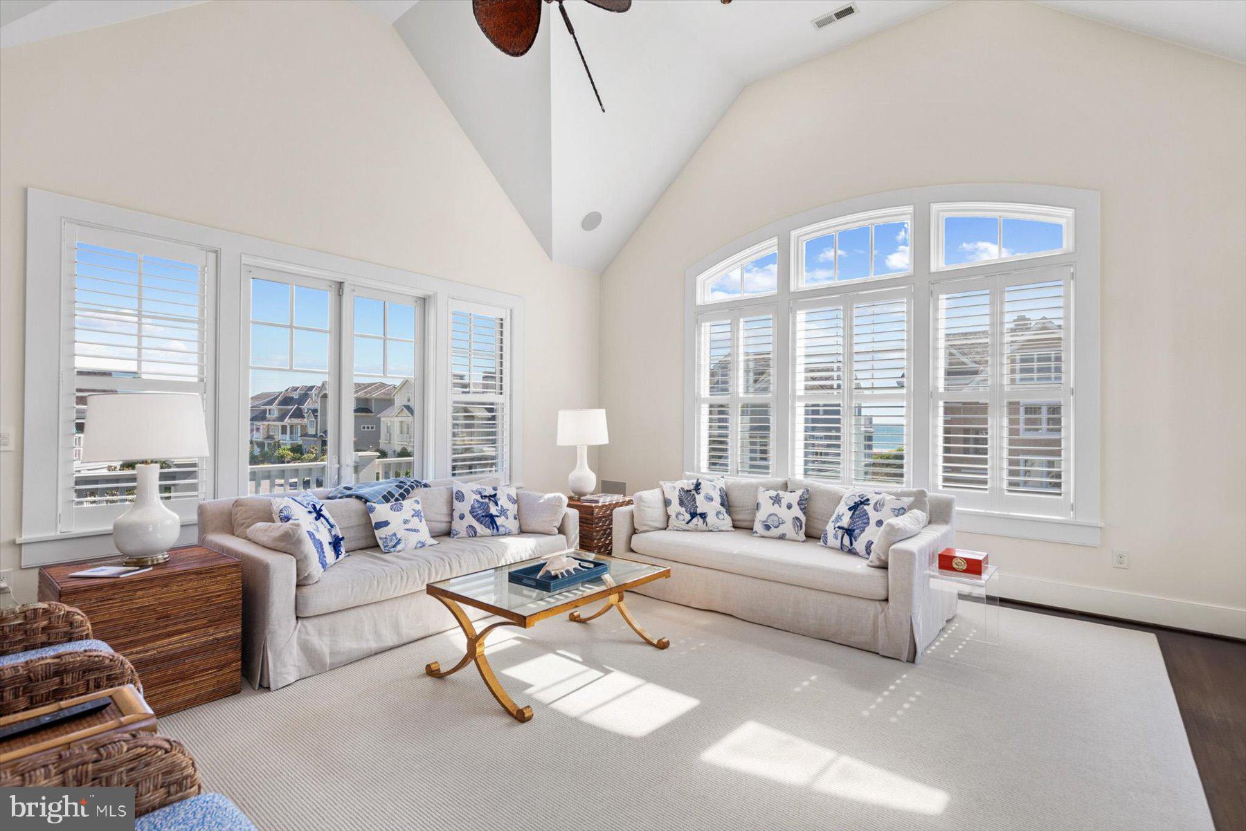 OCEAN BREEZES - Residential