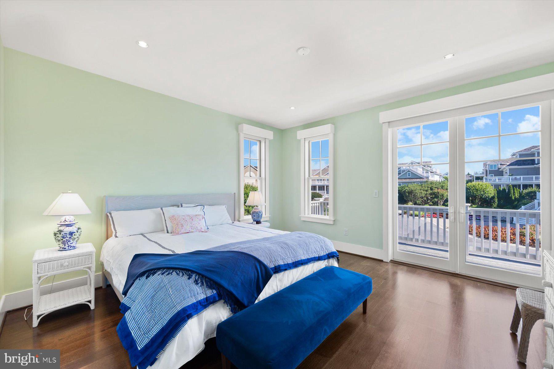 OCEAN BREEZES - Residential