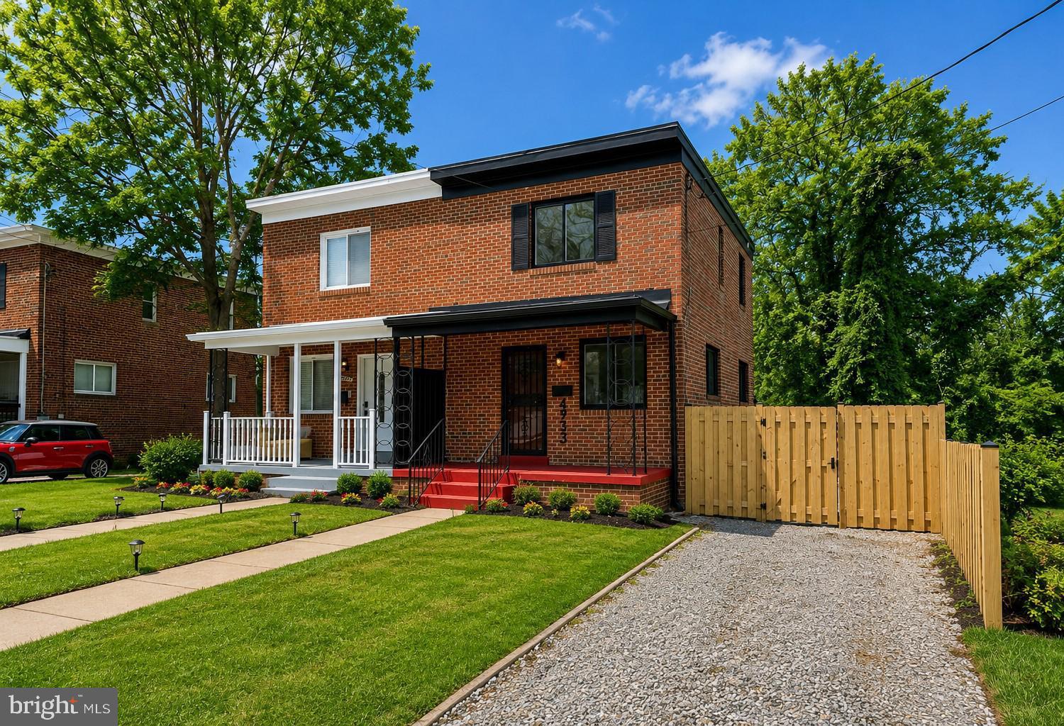 HYATTSVILLE - Residential