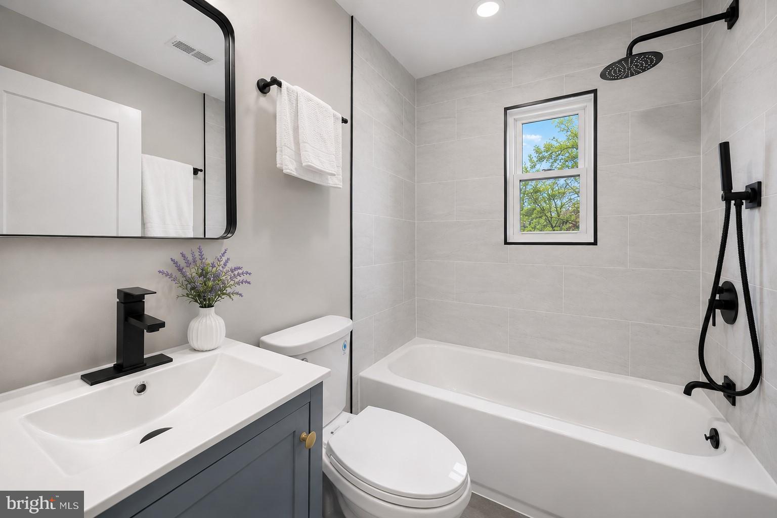HYATTSVILLE - Residential