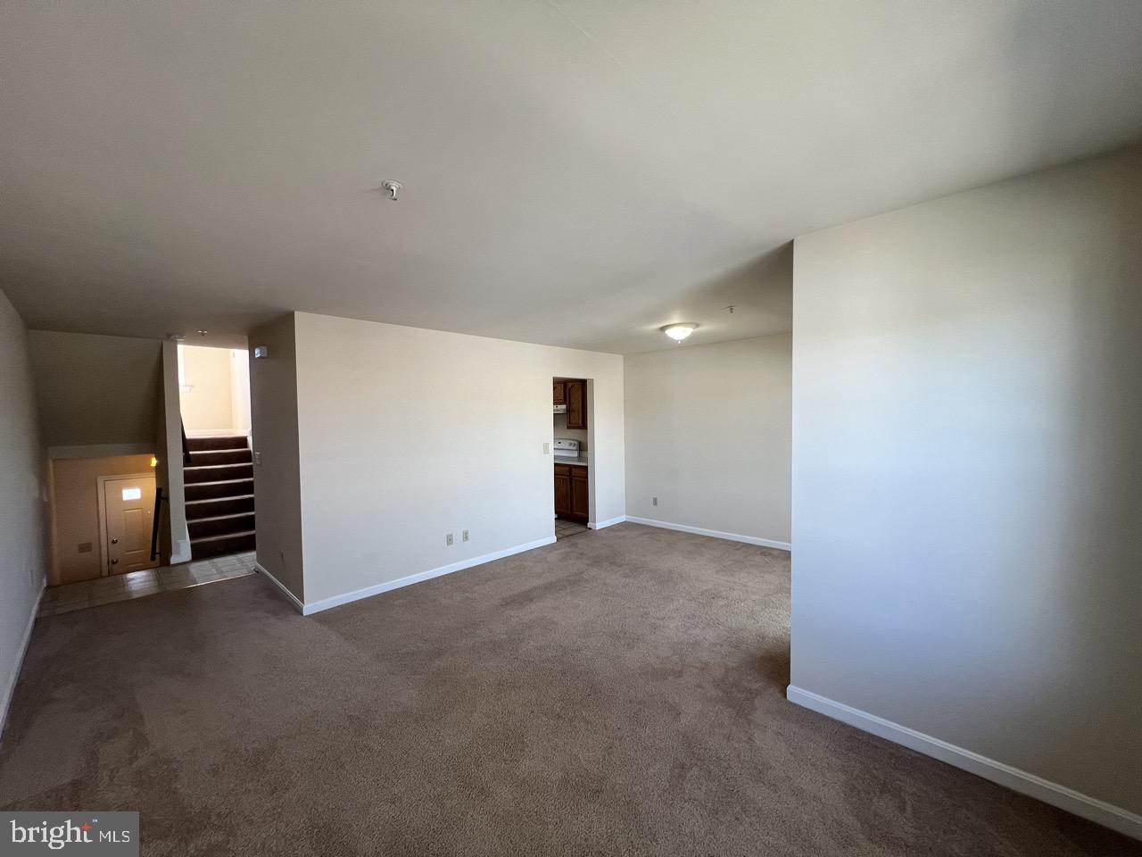 CAPTAINS QUARTER CONDOMINIUM - Residential Lease