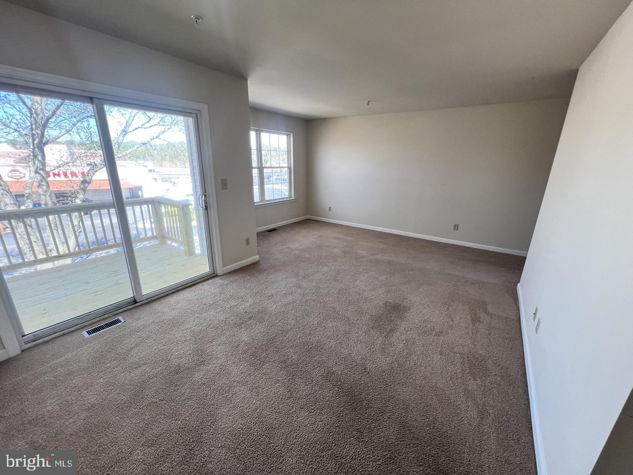 CAPTAINS QUARTER CONDOMINIUM - Residential Lease