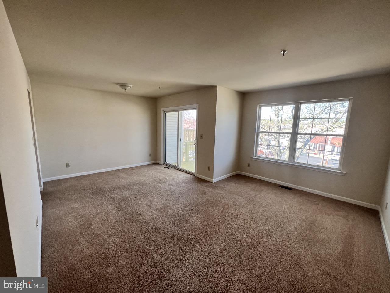 CAPTAINS QUARTER CONDOMINIUM - Residential Lease