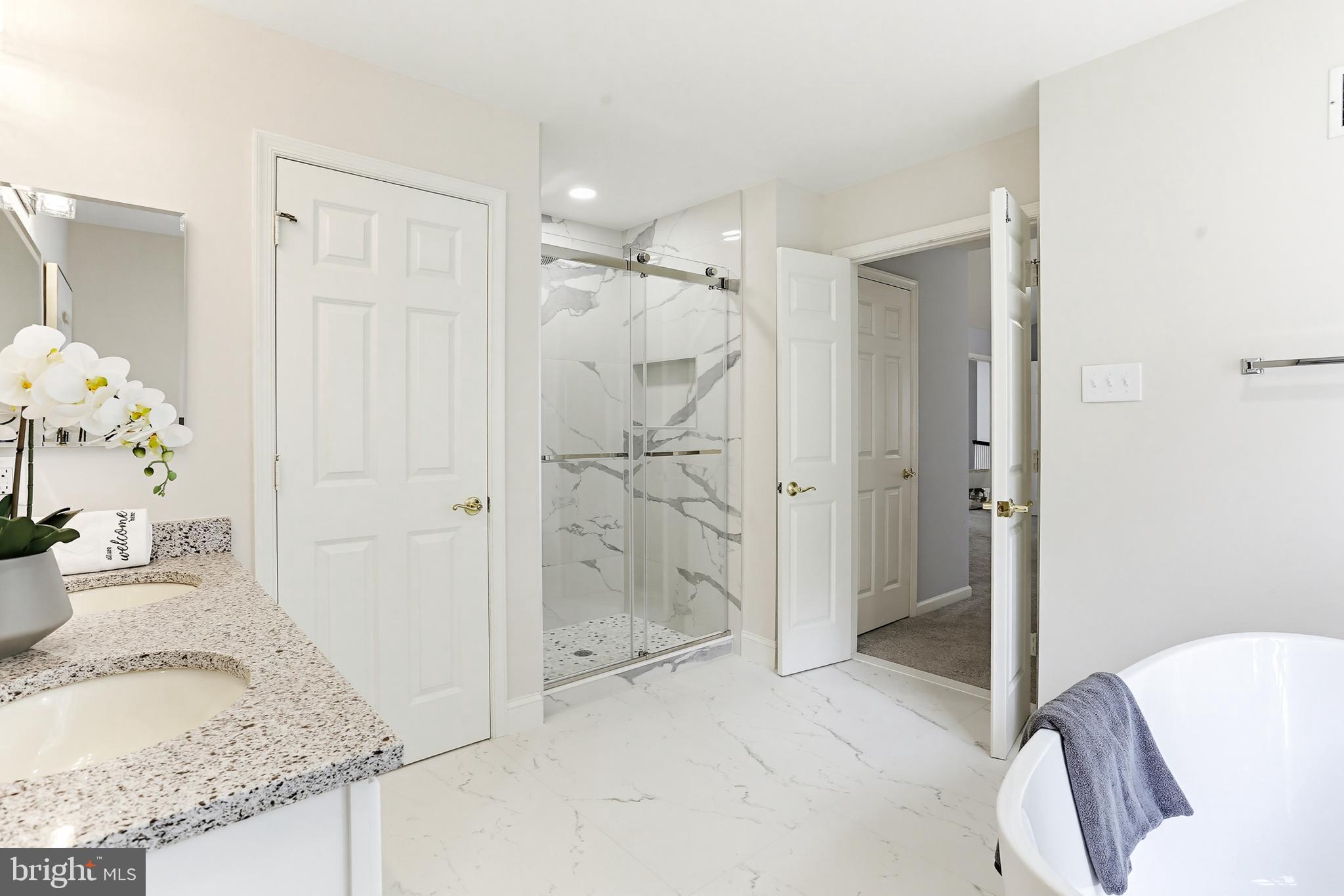 RIVER HILL - Residential