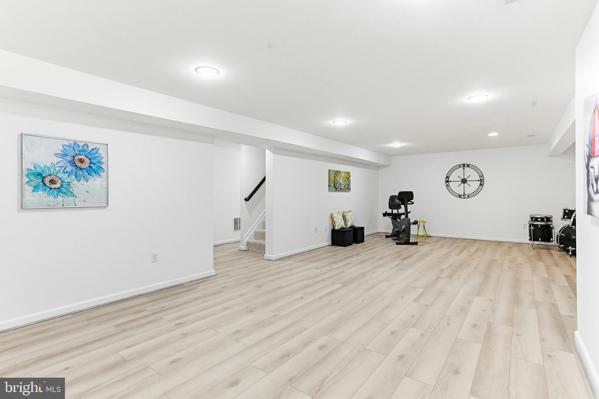 RIVER HILL - Residential