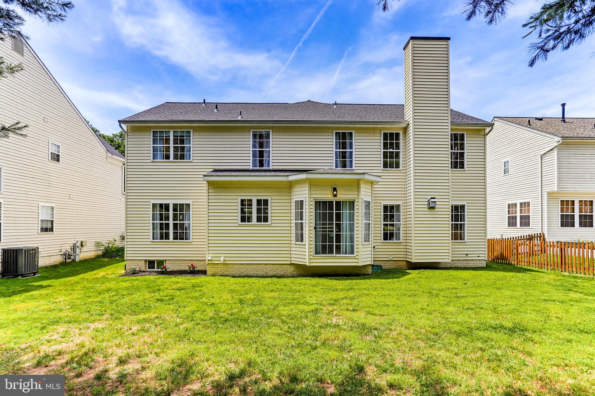 RIVER HILL - Residential