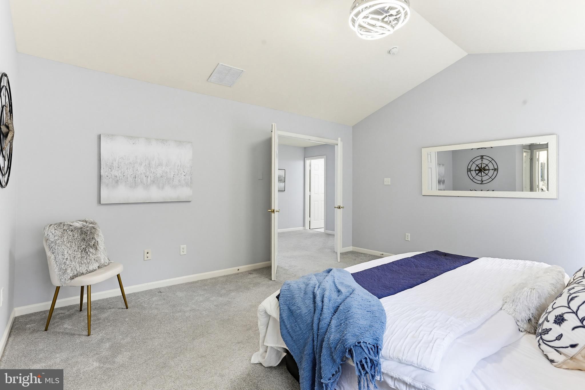 RIVER HILL - Residential