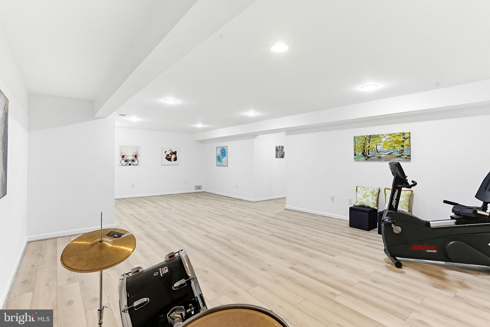 RIVER HILL - Residential