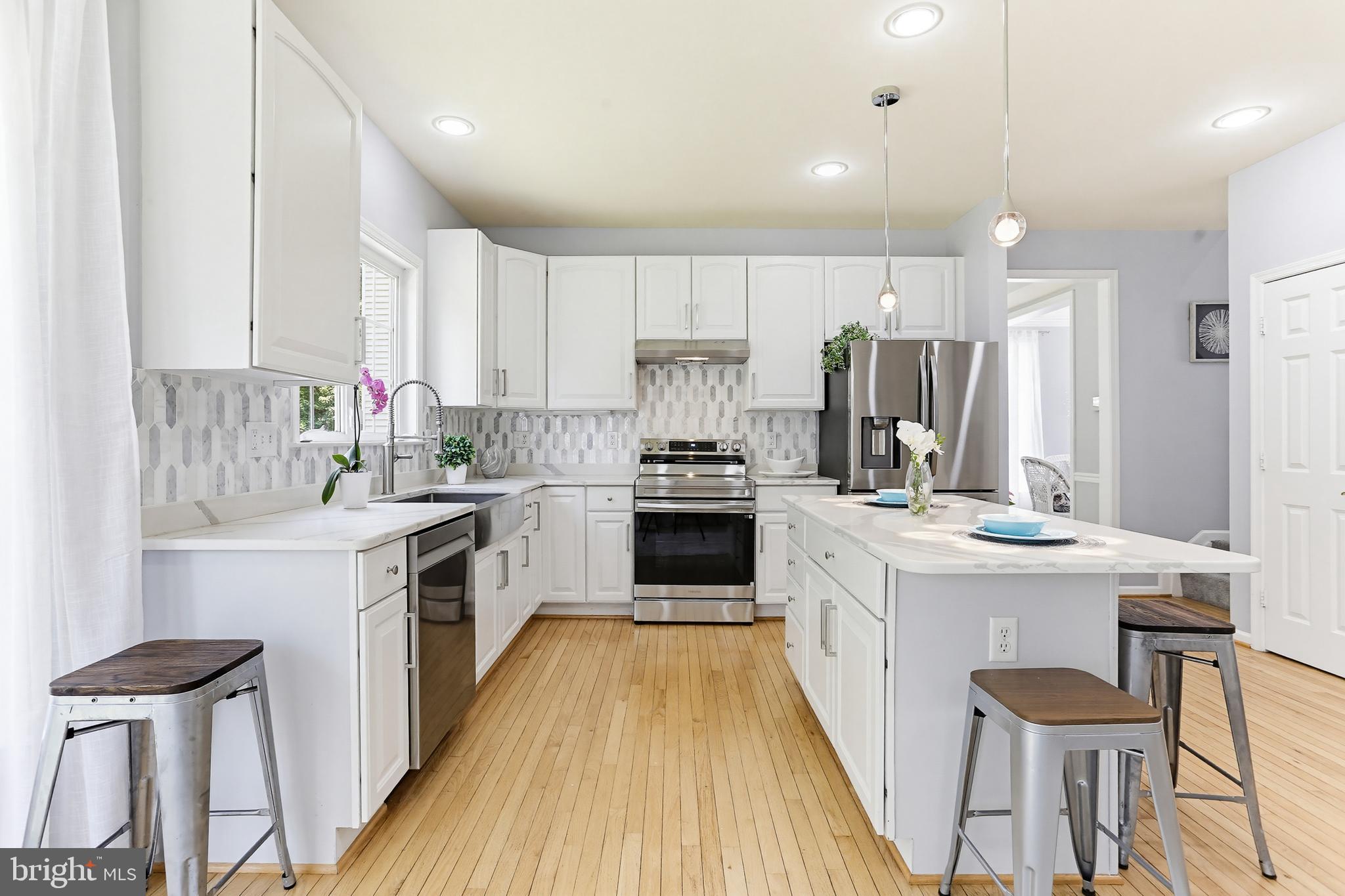 RIVER HILL - Residential