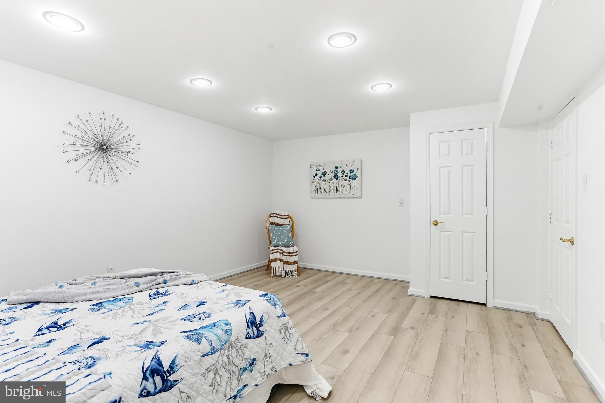 RIVER HILL - Residential