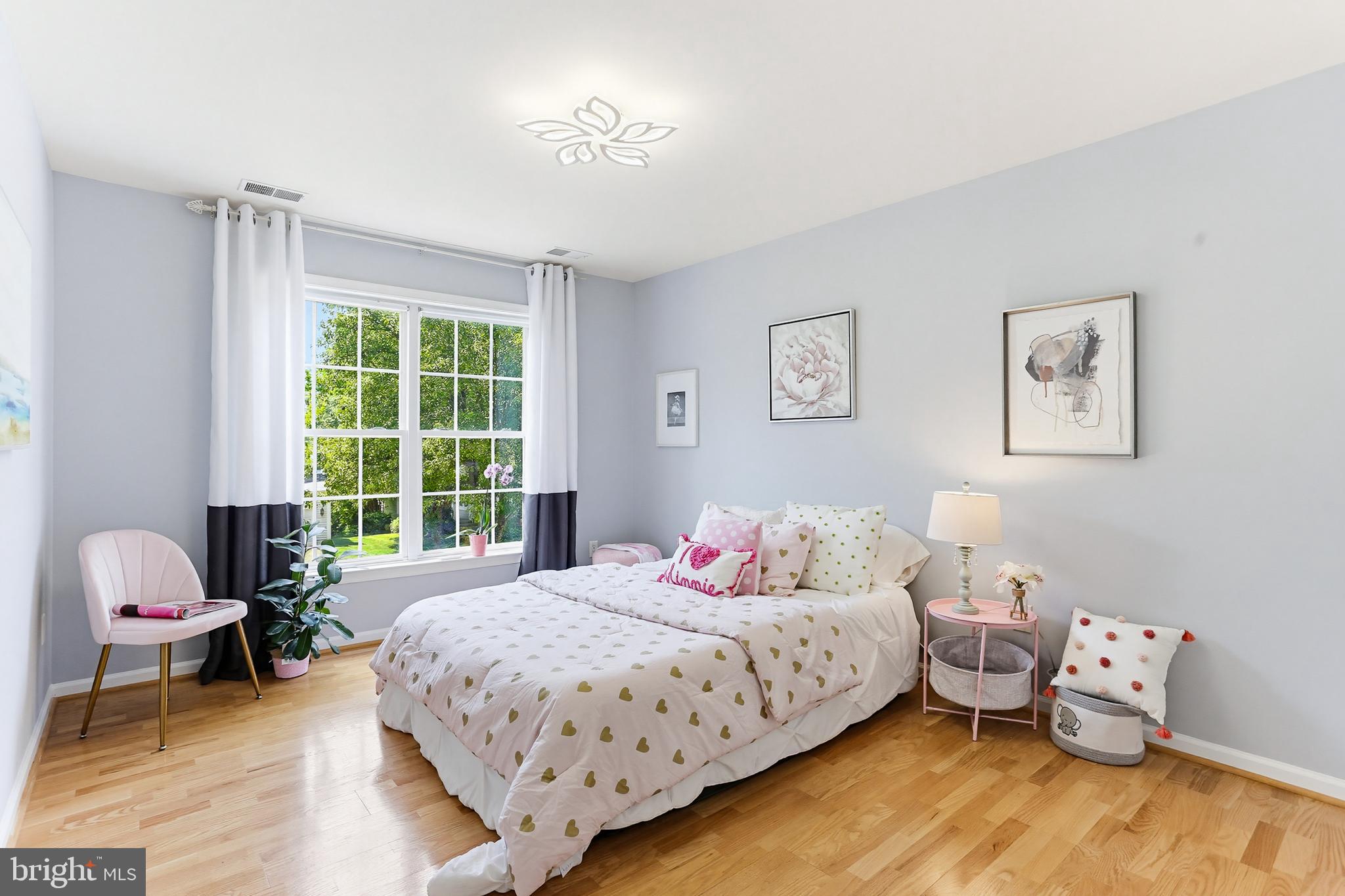 RIVER HILL - Residential