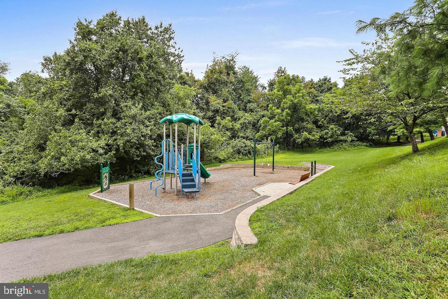 RIVER HILL - Residential