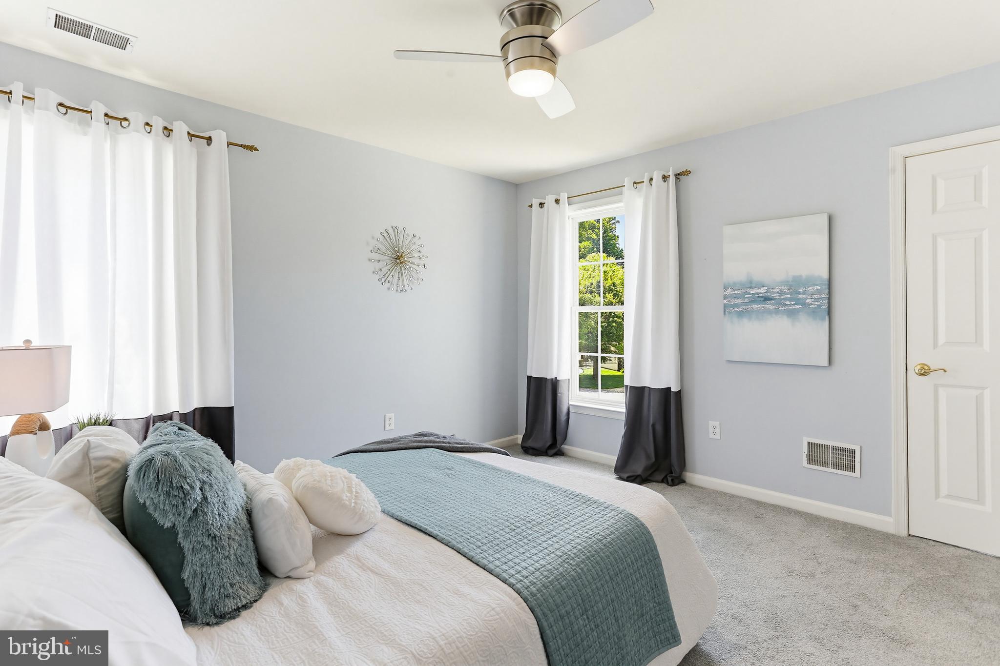 RIVER HILL - Residential