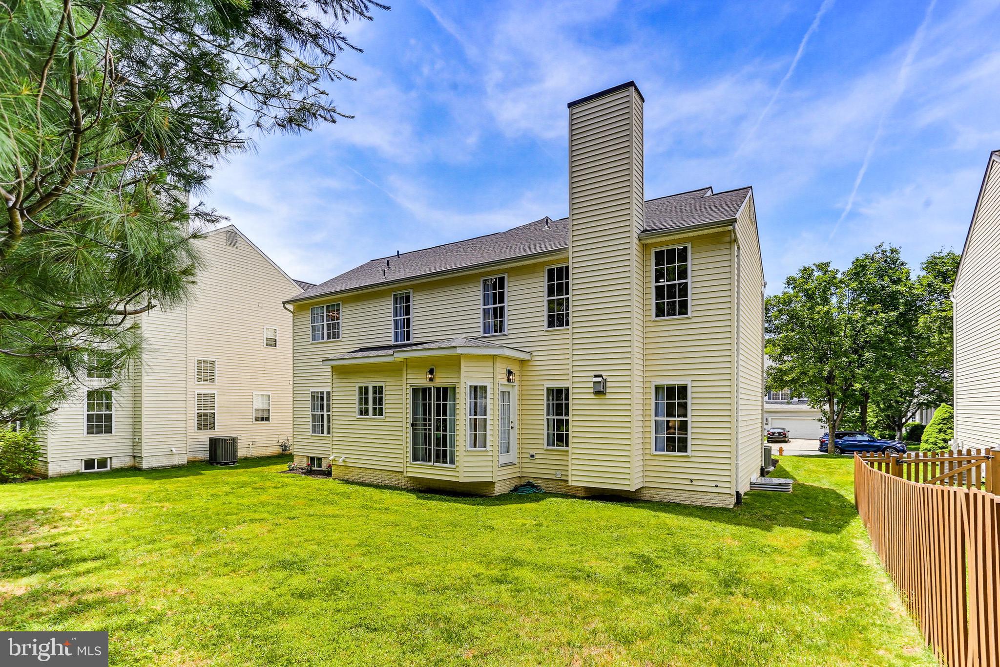 RIVER HILL - Residential