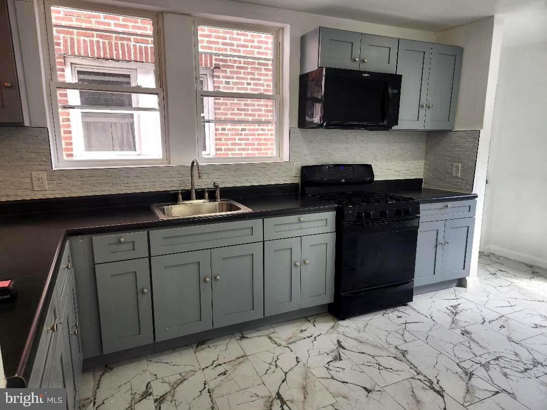 WEST OAK LANE - Residential