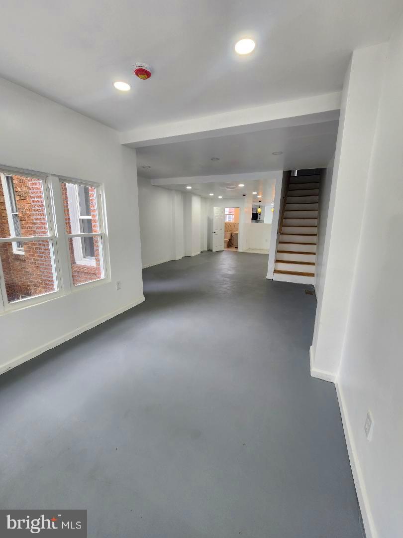 WEST OAK LANE - Residential