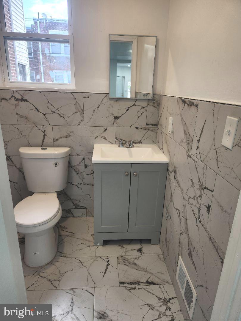 WEST OAK LANE - Residential