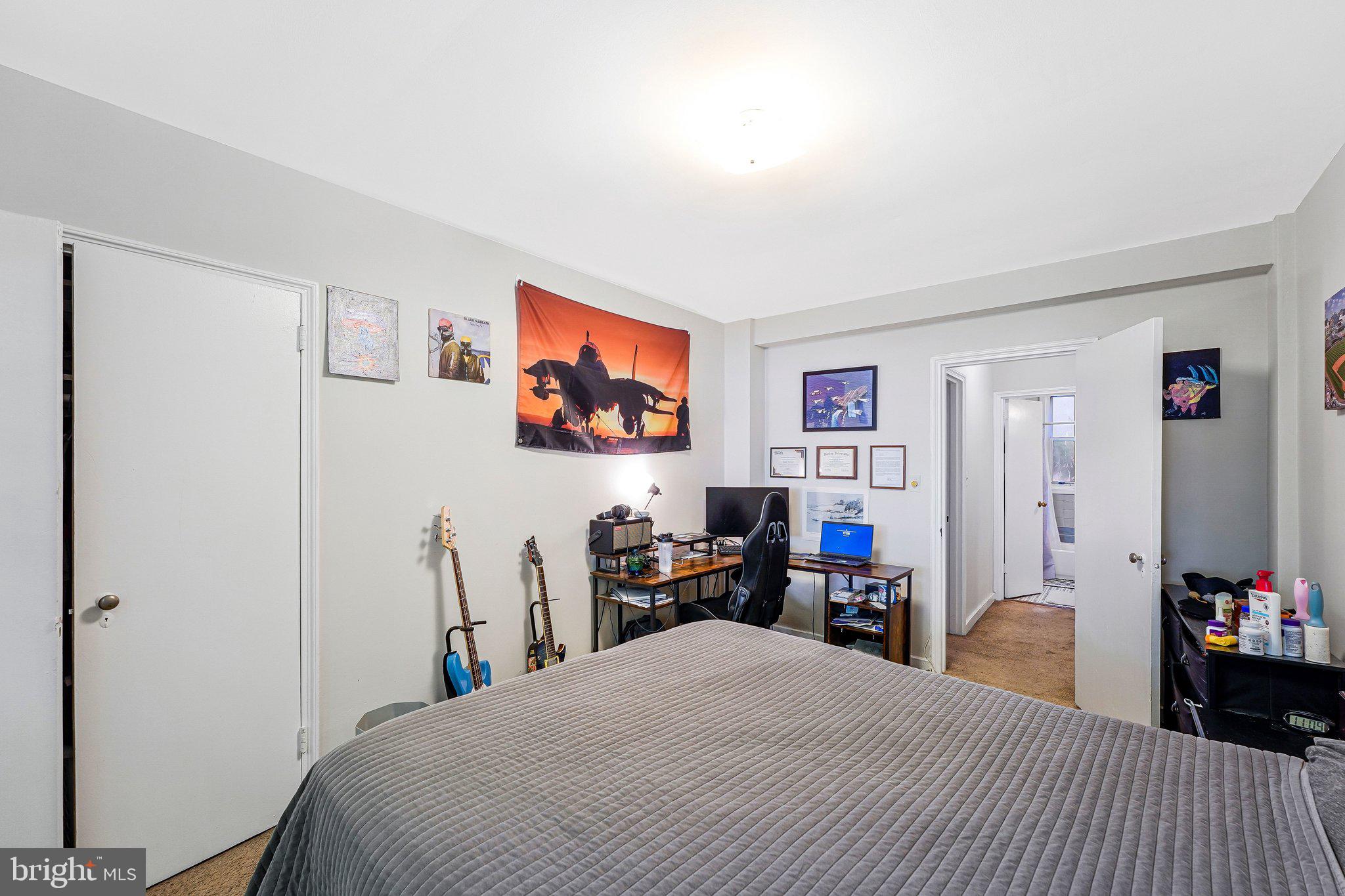 ARLINGTON OAKS - Residential