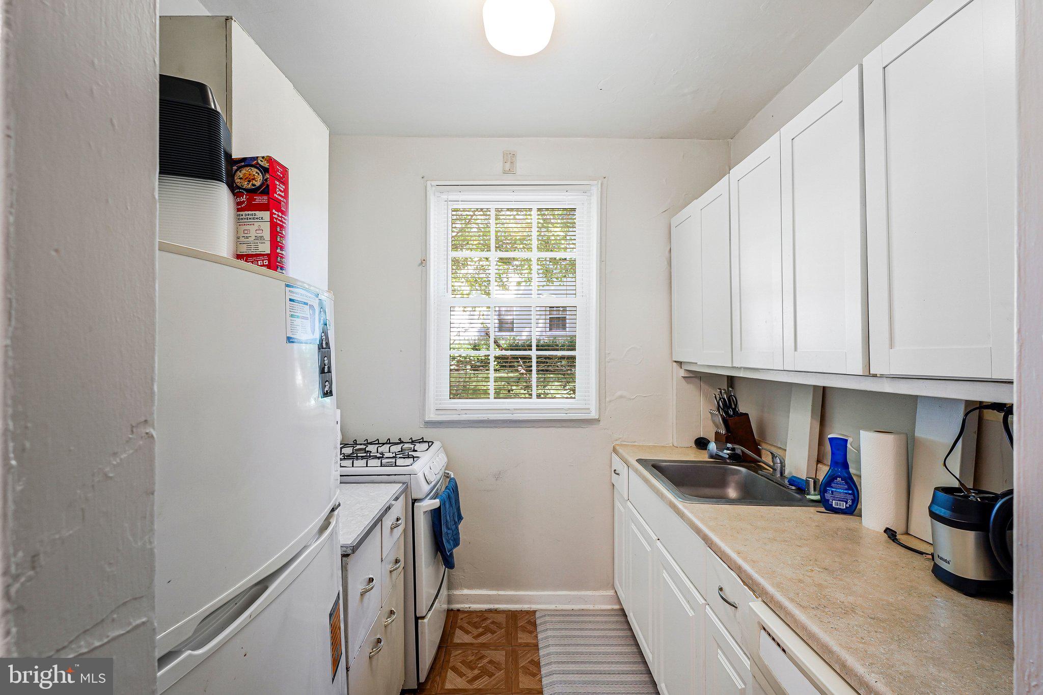 ARLINGTON OAKS - Residential