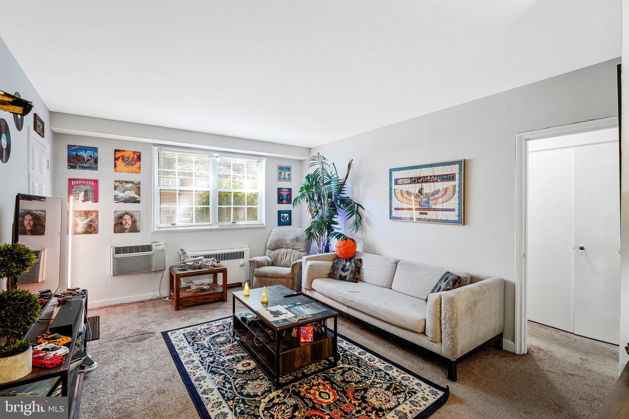 ARLINGTON OAKS - Residential