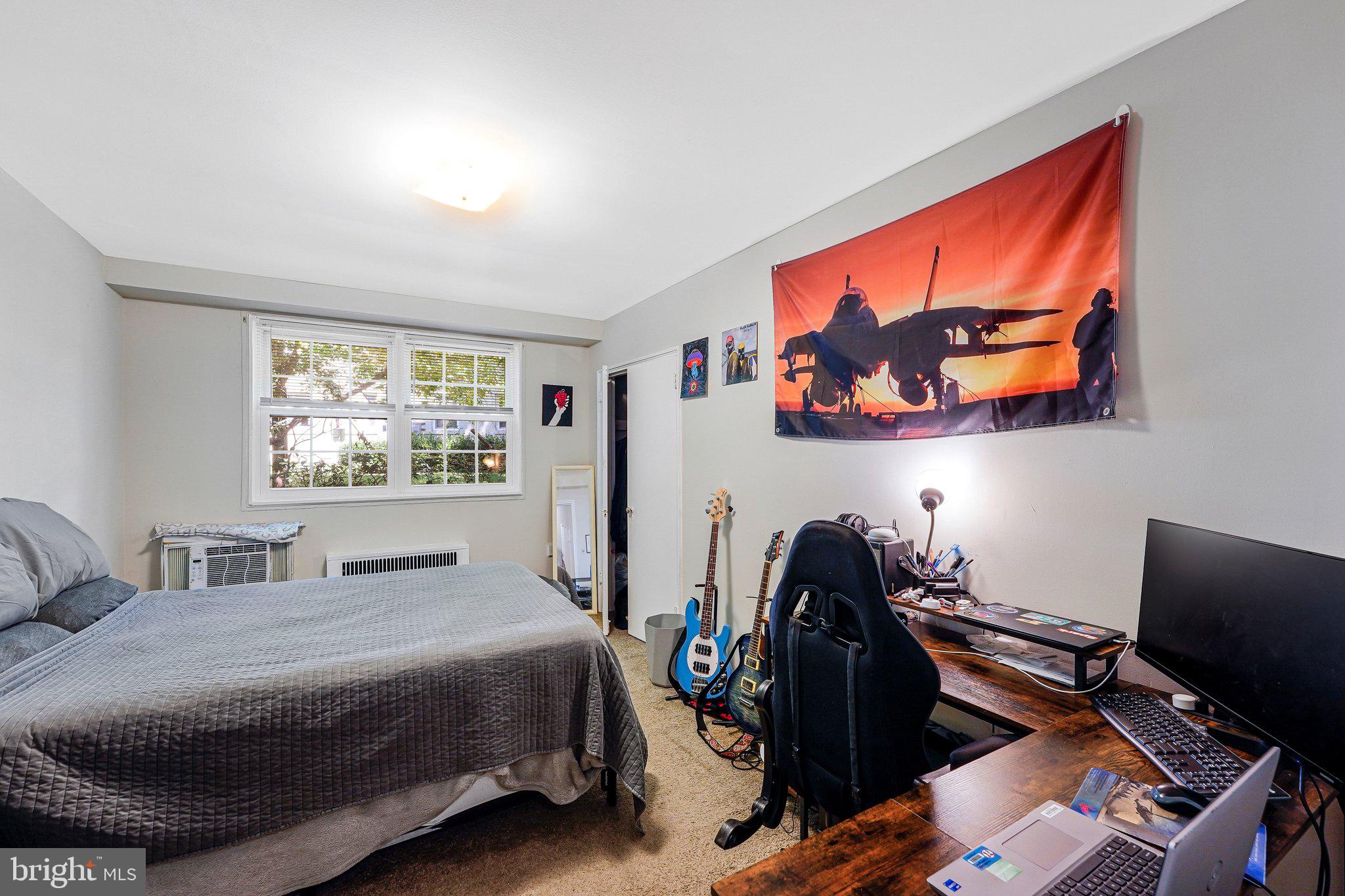 ARLINGTON OAKS - Residential