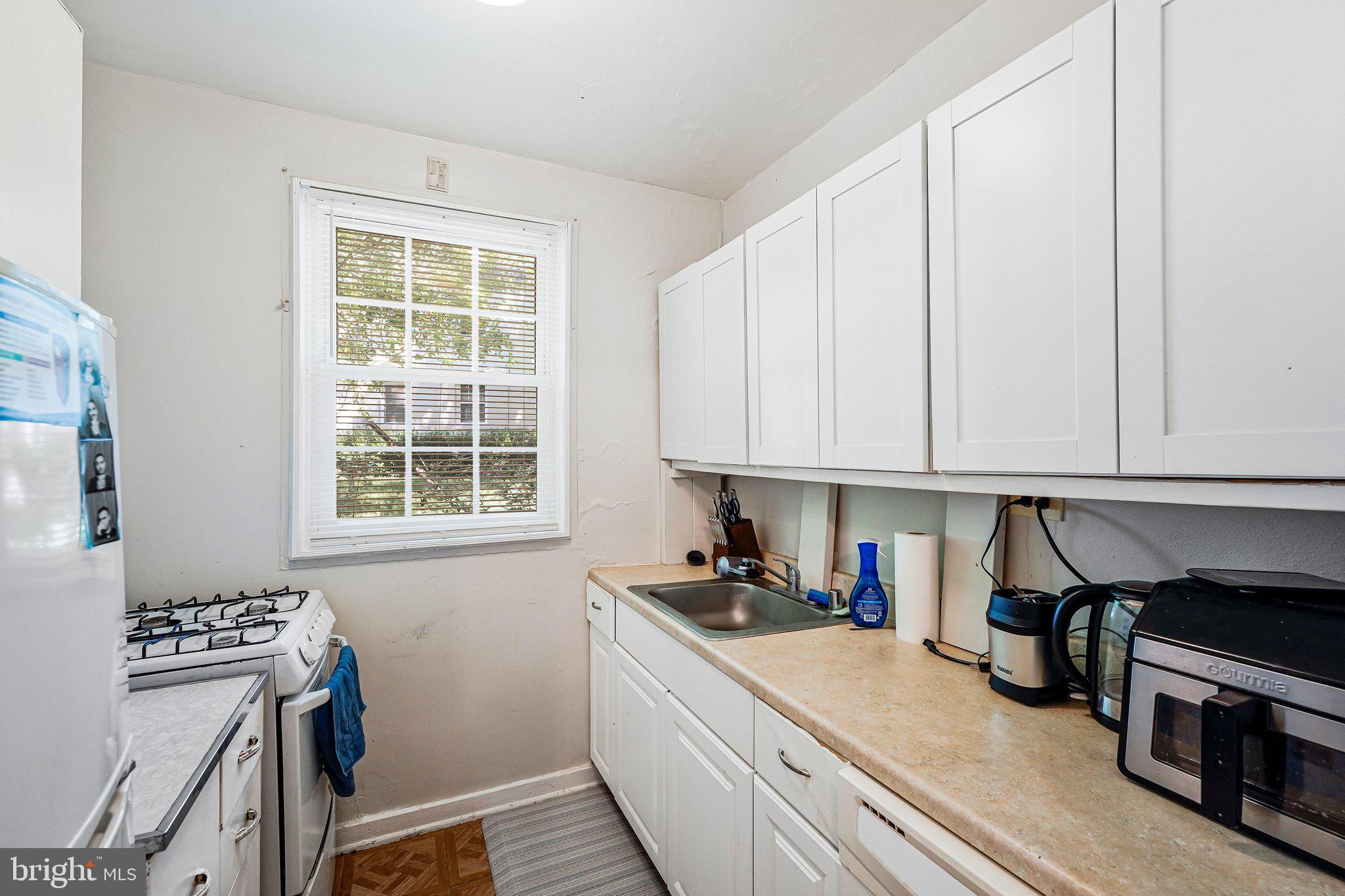 ARLINGTON OAKS - Residential