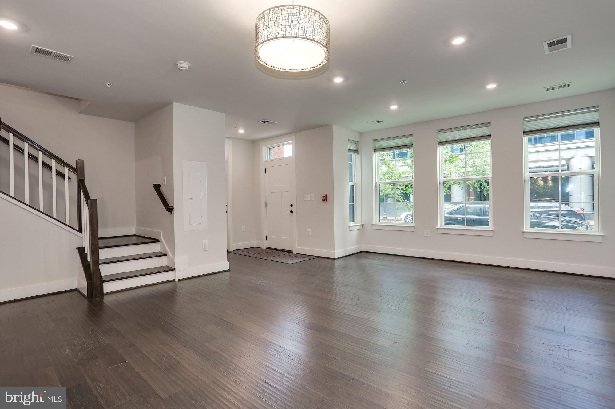 KEY AND NASH - Residential Lease