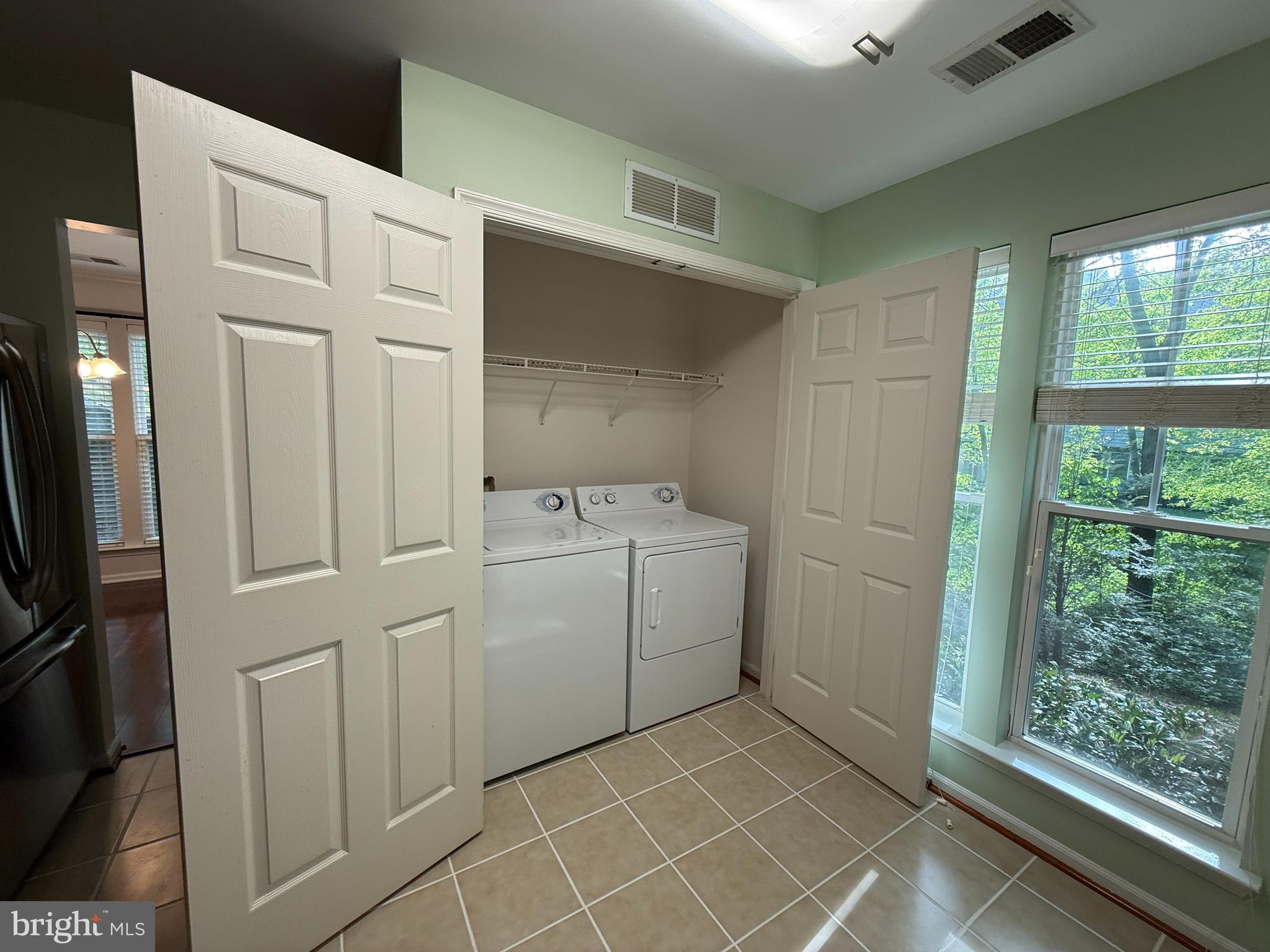 NORTH POINT VILLAS - Residential Lease