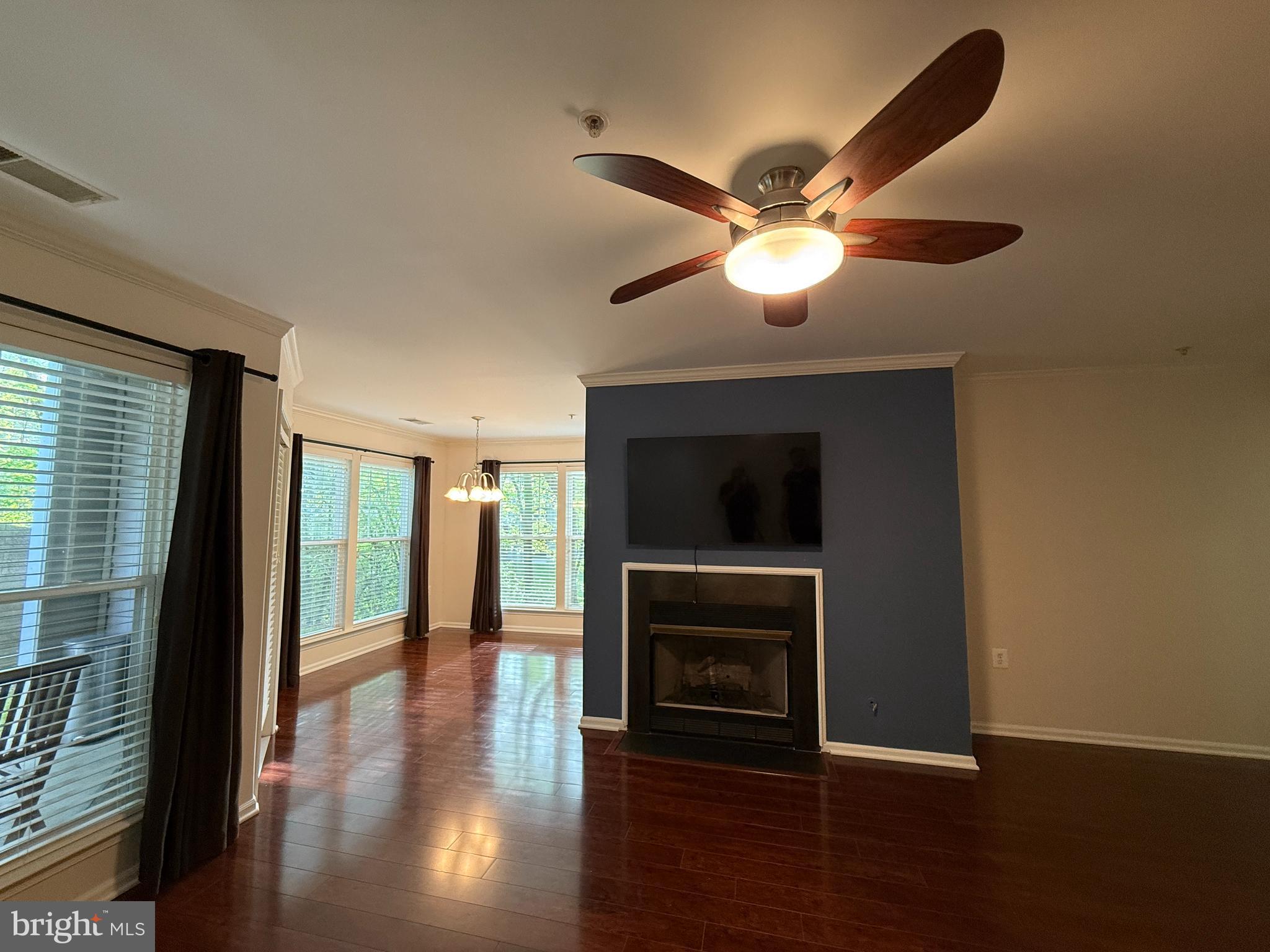 NORTH POINT VILLAS - Residential Lease