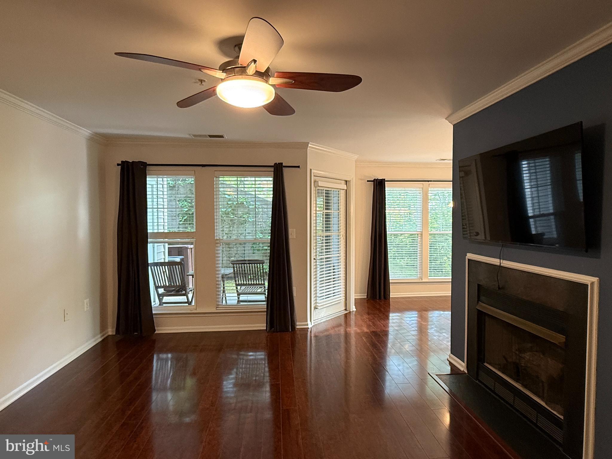 NORTH POINT VILLAS - Residential Lease