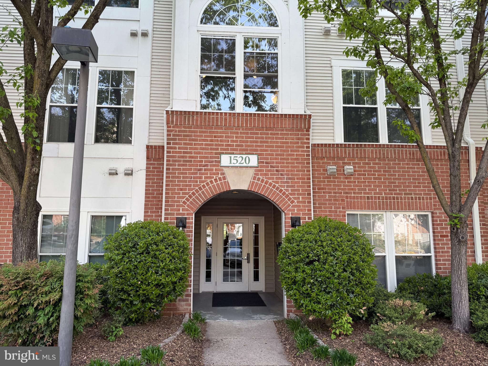 NORTH POINT VILLAS - Residential Lease
