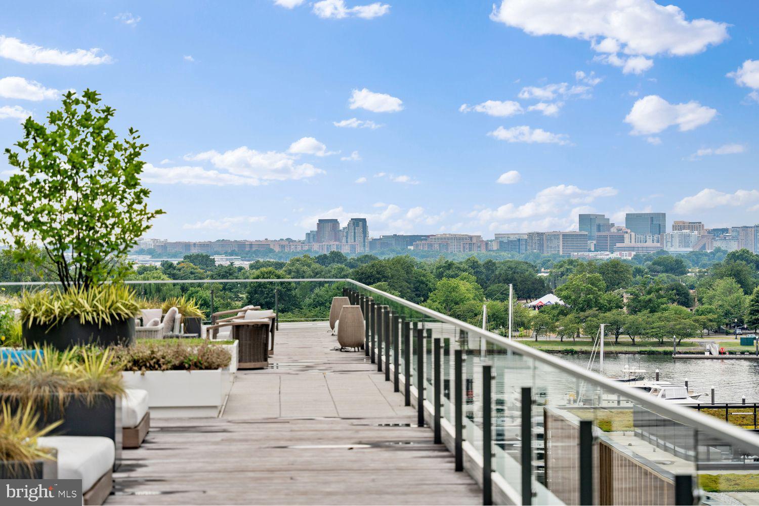 SOUTHWEST WATERFRONT - Residential