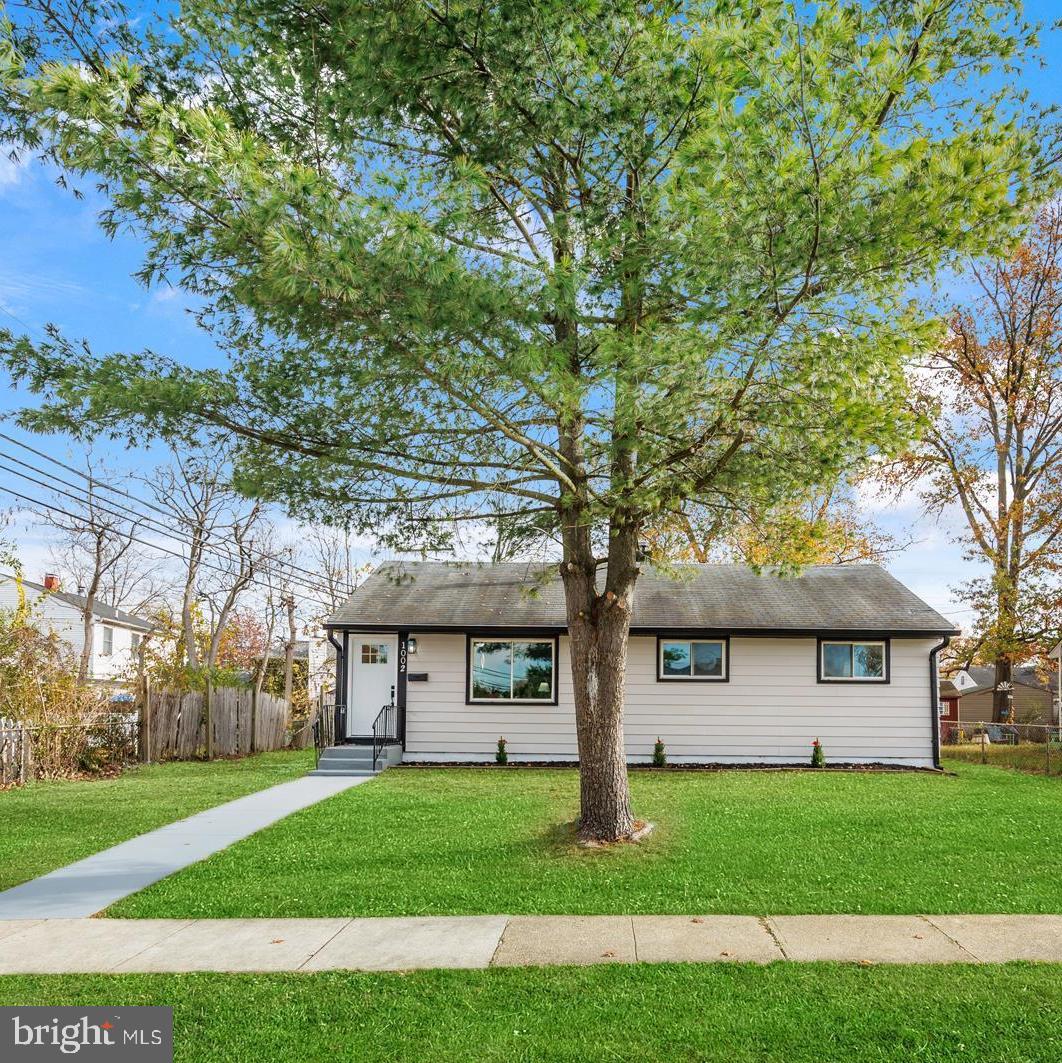 FAIRLAWN - Residential