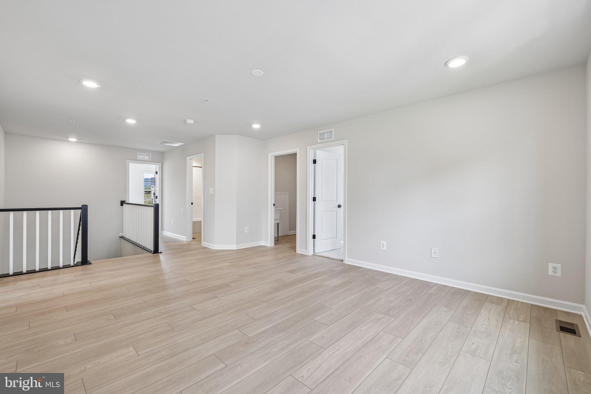 TUSCARORA CREEK - Residential