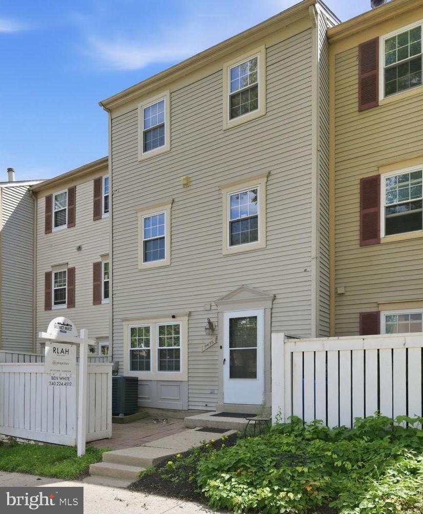 GREENFIELDS - Residential