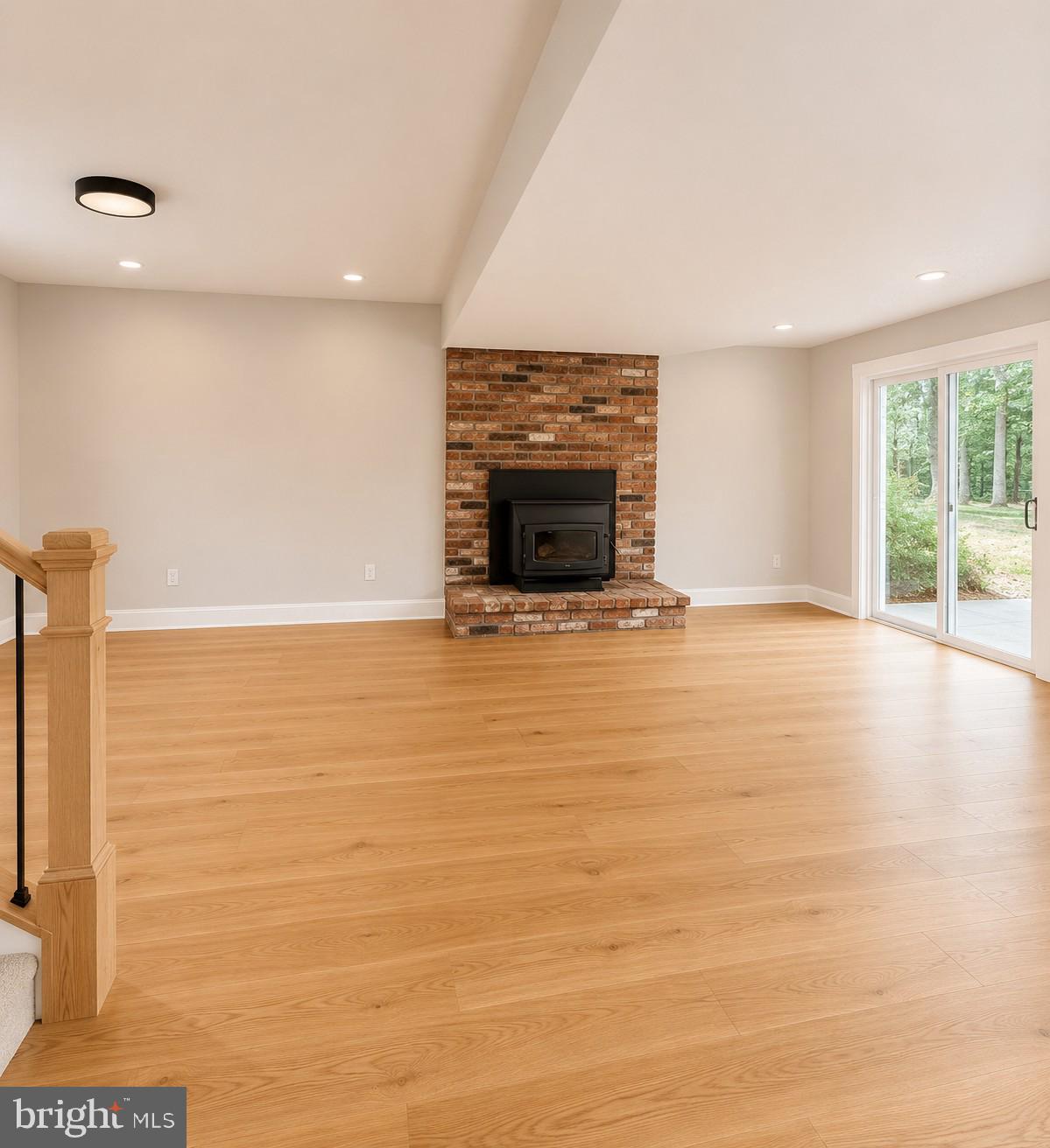 WALNUT LAKE - Residential