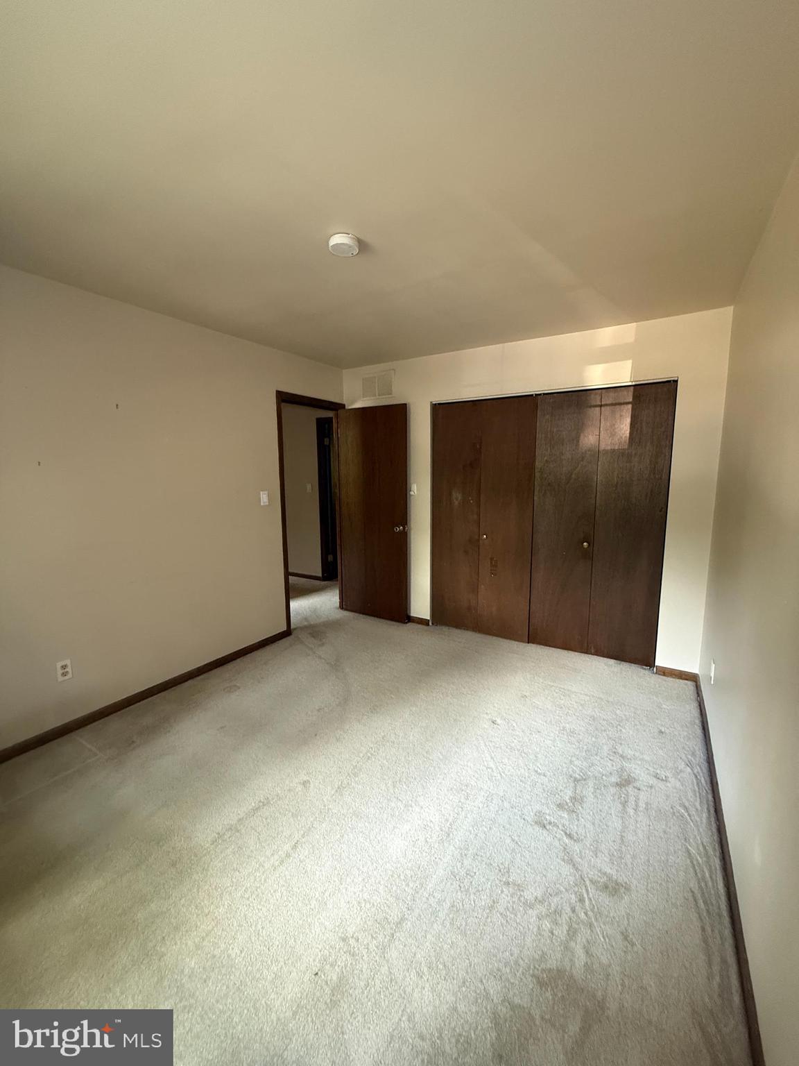 WALNUT LAKE - Residential