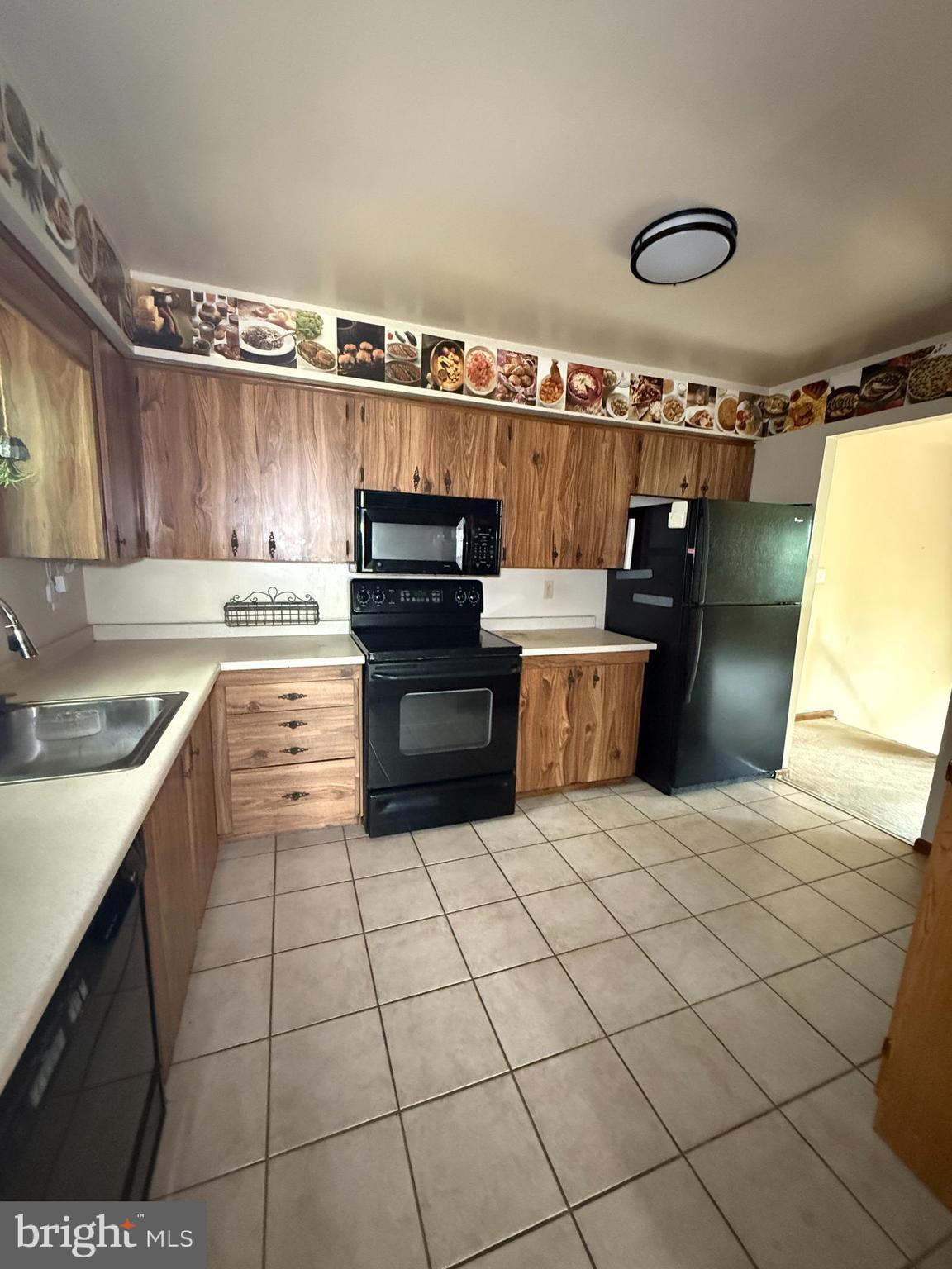 WALNUT LAKE - Residential