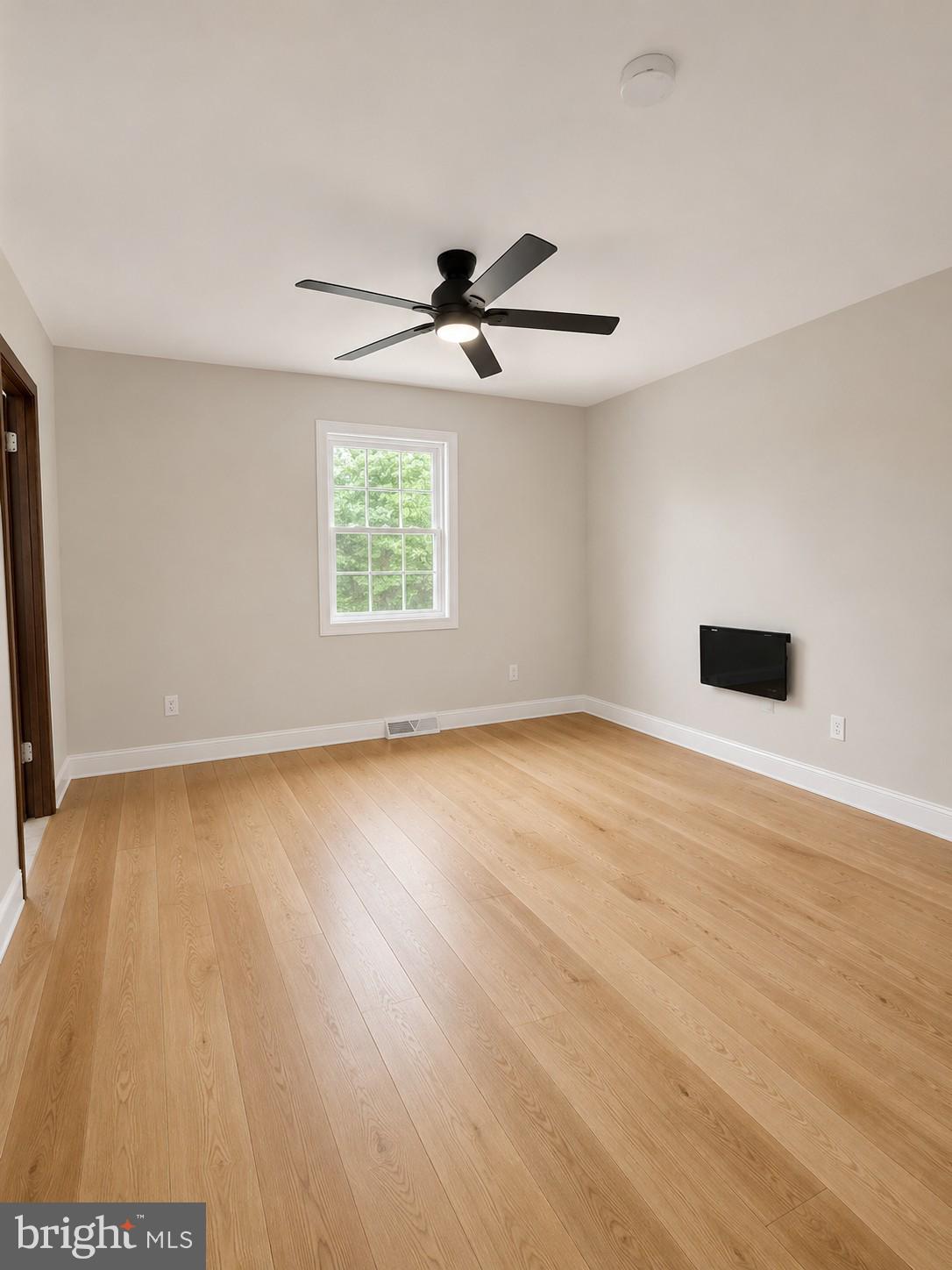 WALNUT LAKE - Residential