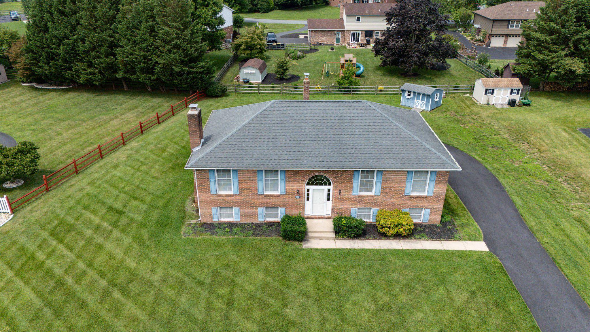 CARAVEL WOODS - Residential