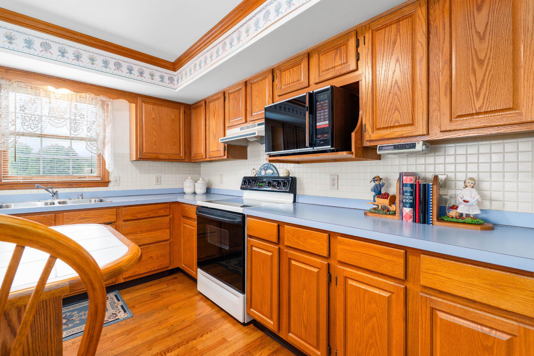 CARAVEL WOODS - Residential