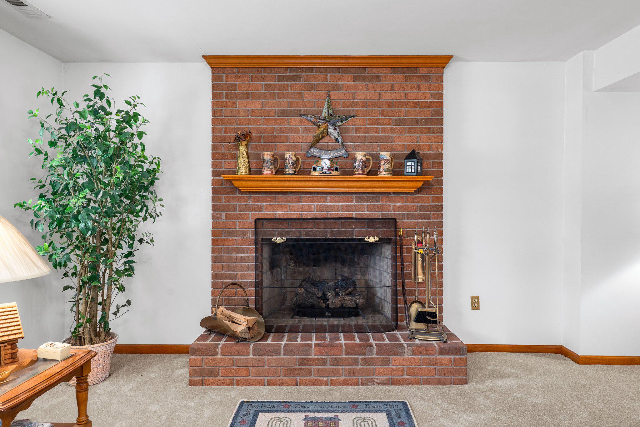 CARAVEL WOODS - Residential